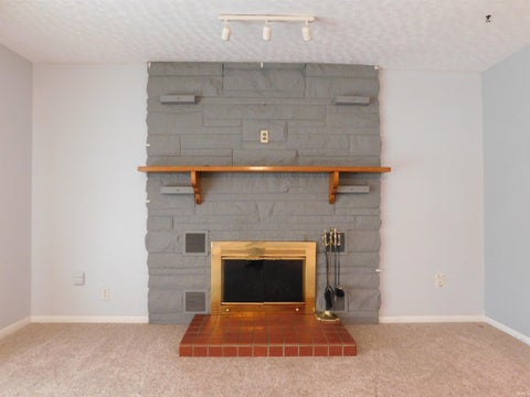 Tiny photo for 101 N Neer Dr DR, Silver Lake, IN 46982 (MLS # 202643726)