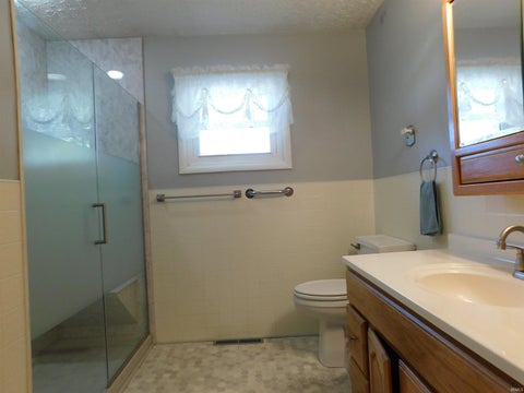 Tiny photo for 101 N Neer Dr DR, Silver Lake, IN 46982 (MLS # 202643726)