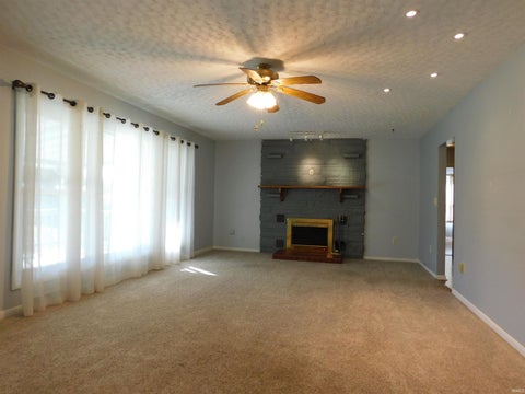 Tiny photo for 101 N Neer Dr DR, Silver Lake, IN 46982 (MLS # 202643726)