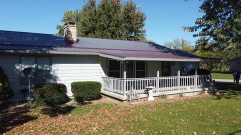 Photo of 101 N Neer Dr DR, Silver Lake, IN 46982 (MLS # 202643726)