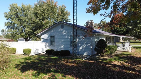 Tiny photo for 101 N Neer Dr DR, Silver Lake, IN 46982 (MLS # 202643726)