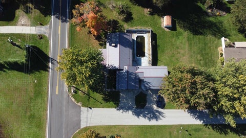 Tiny photo for 101 N Neer Dr DR, Silver Lake, IN 46982 (MLS # 202643726)