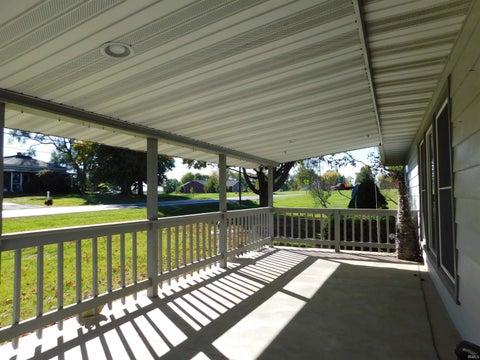 Tiny photo for 101 N Neer Dr DR, Silver Lake, IN 46982 (MLS # 202643726)