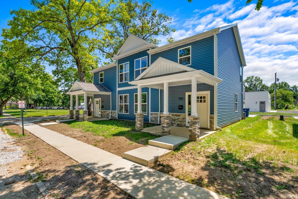 Photo of 517 E College Avenue, North Manchester, IN 46962 (MLS # 202627301)