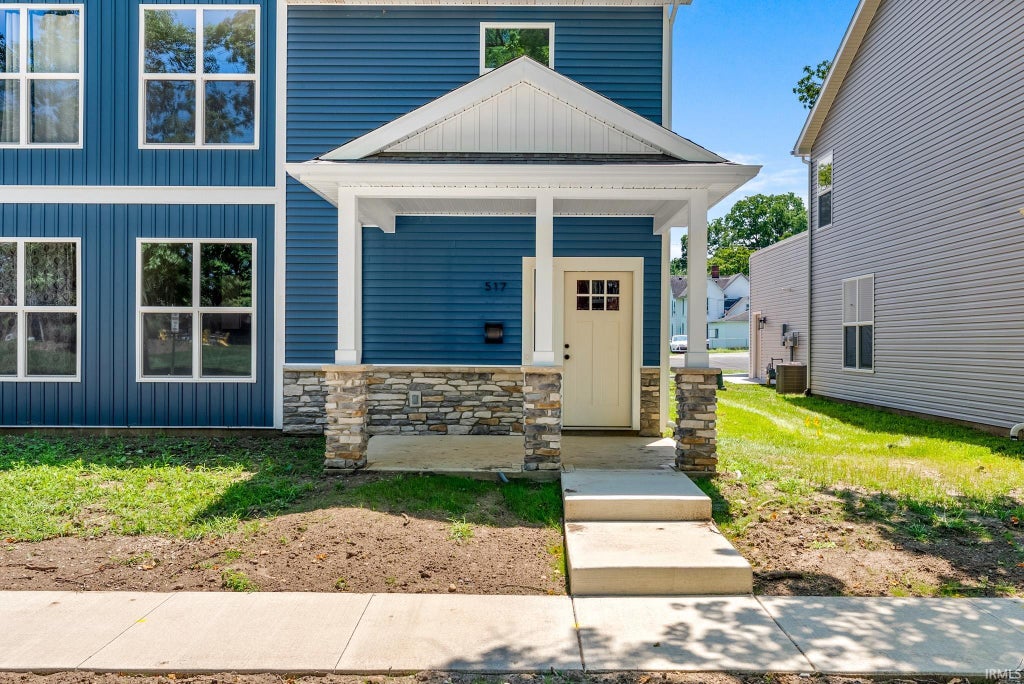 Photo of 517 E College Avenue, North Manchester, IN 46962 (MLS # 202627301)