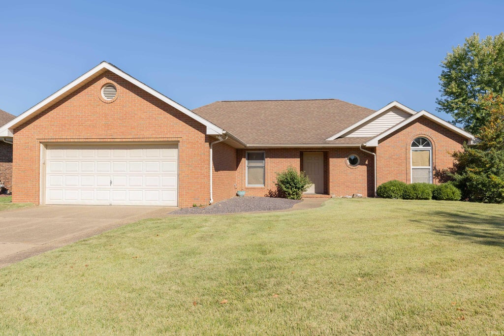 Photo of 2920 Meadowgate Court, Evansville, IN 47711 (MLS # 202643408)