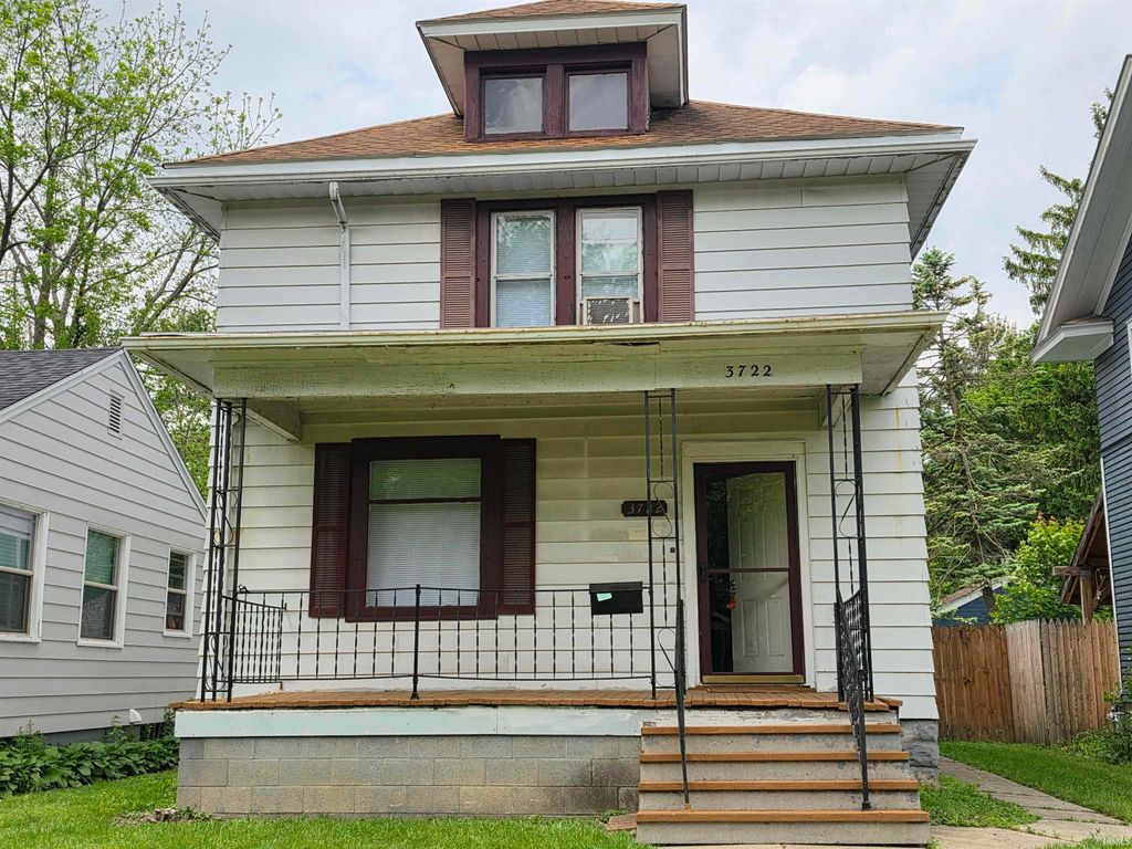 Photo of 3722 S Harrison Street, Fort Wayne, IN 46807 (MLS # 202619030)