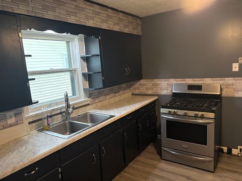 Tiny photo for 502 S 32ND Street, South Bend, IN 46615 (MLS # 202615913)
