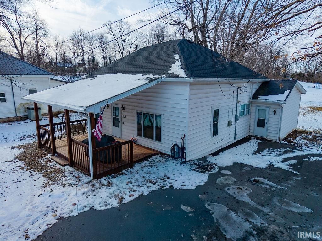 Photo of 204 S Main Street, LaFontaine, IN 46940 (MLS # 202602525)