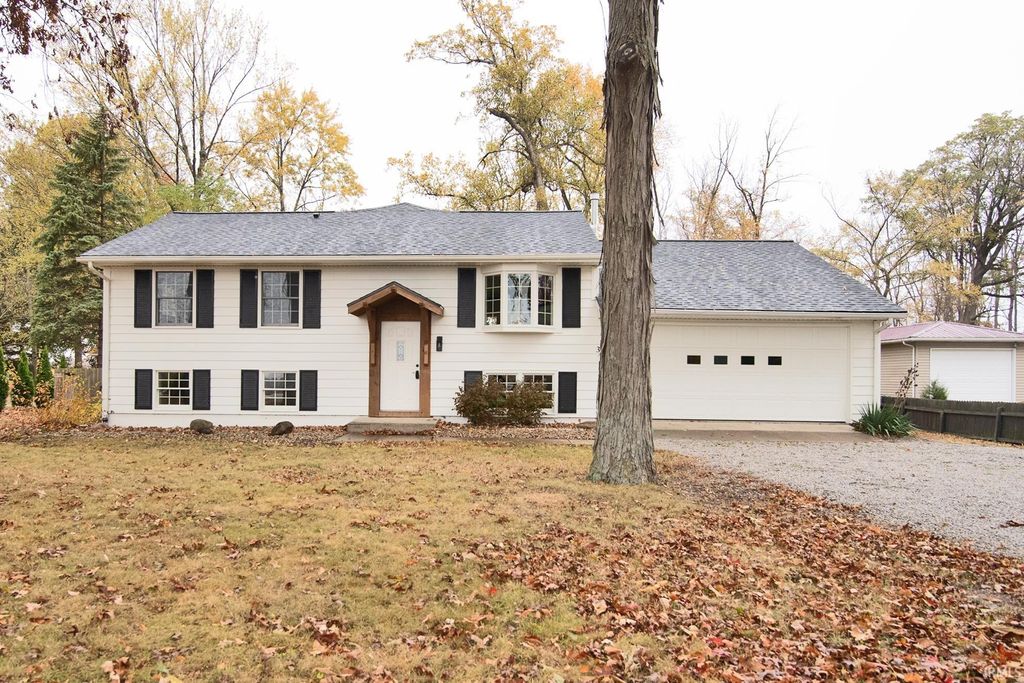 Photo of 3703 E 1000, Ossian, IN 46777 (MLS # 202544185)