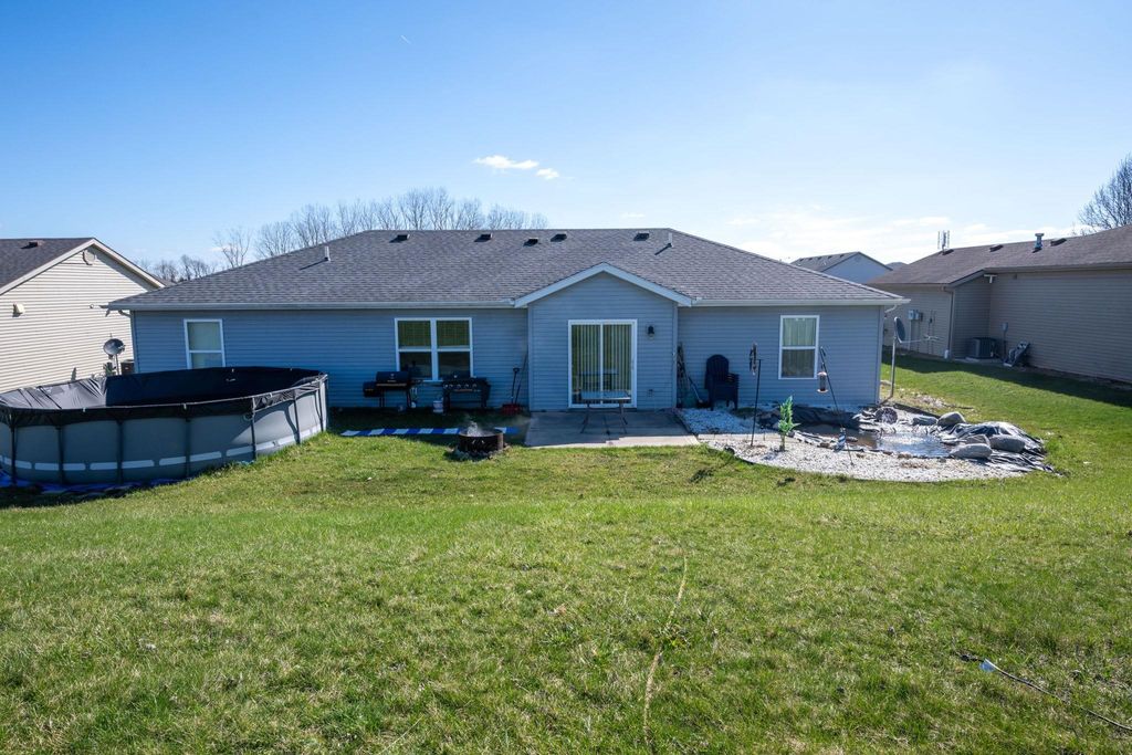 Photo of 226 Glory Avenue, Kendallville, IN 46755 (MLS # 202610553)