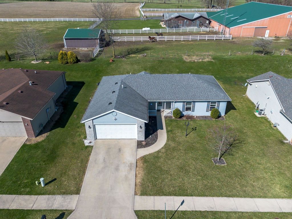 Photo of 226 Glory Avenue, Kendallville, IN 46755 (MLS # 202610553)