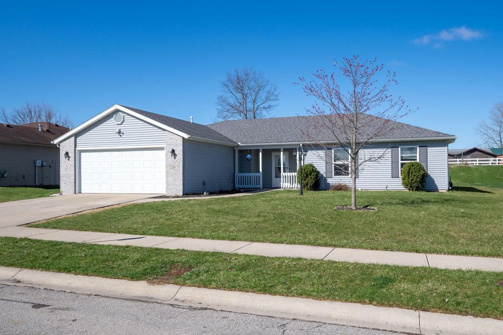 Photo of 226 Glory Avenue, Kendallville, IN 46755 (MLS # 202610553)