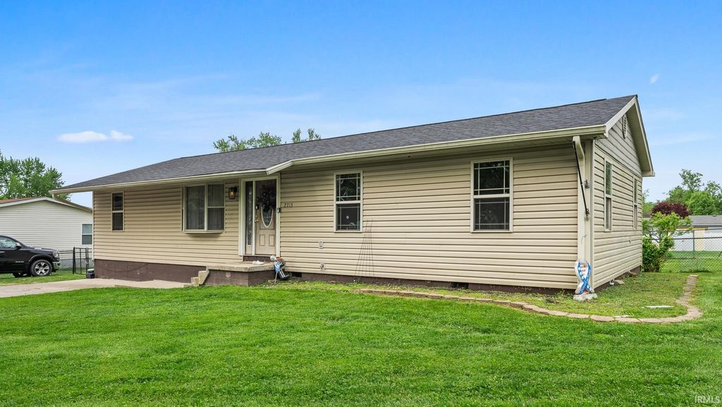 Photo of 2713 U ST St, Bedford, IN 47421 (MLS # 202613976)