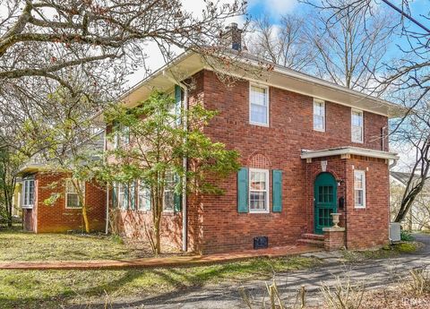 Photo of 618 S Ballantine Road, Bloomington, IN 47401 (MLS # 202609974)