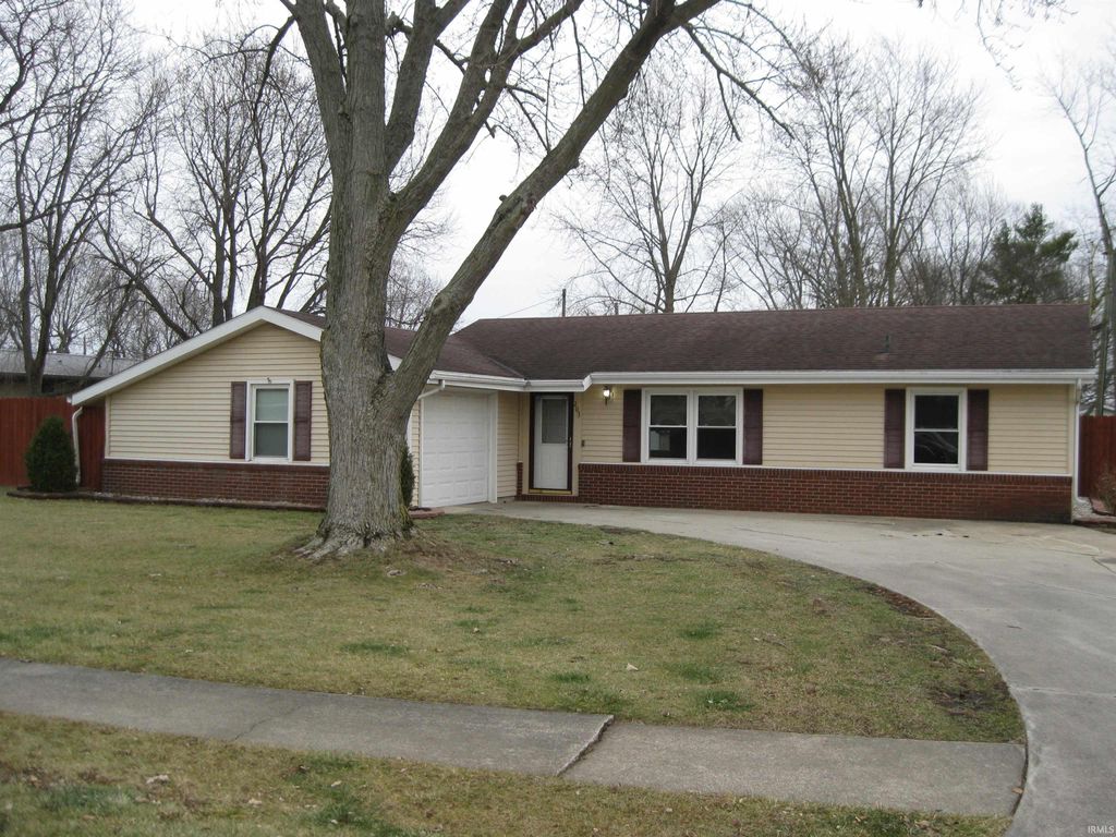 Photo of 203 S STONEY POINT WAY Street, Decatur, IN 46733 (MLS # 202549434)