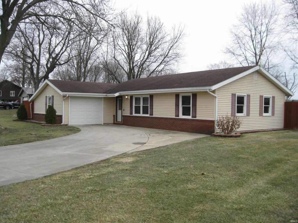Photo of 203 S STONEY POINT WAY Street, Decatur, IN 46733 (MLS # 202549434)