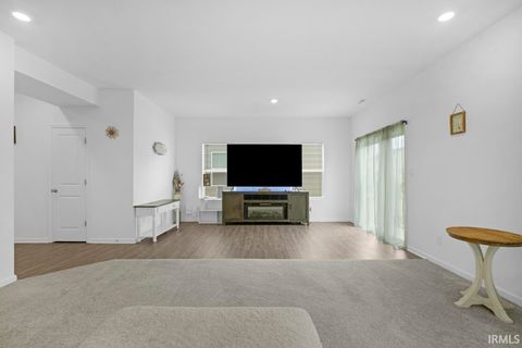 Tiny photo for 912 HIGHLAND SPRINGS Lane, Kokomo, IN 46902 (MLS # 202625921)