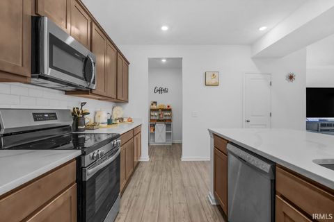 Tiny photo for 912 HIGHLAND SPRINGS Lane, Kokomo, IN 46902 (MLS # 202625921)