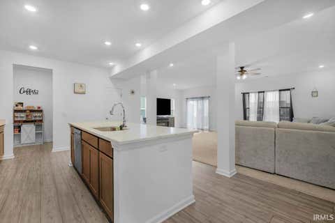 Tiny photo for 912 HIGHLAND SPRINGS Lane, Kokomo, IN 46902 (MLS # 202625921)