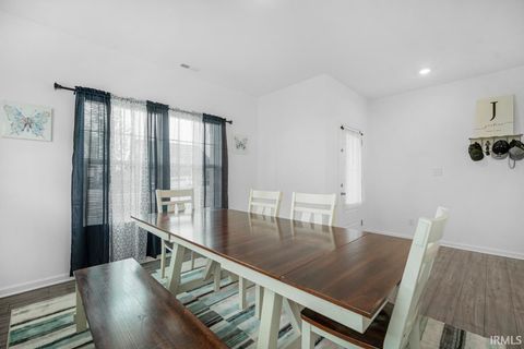 Tiny photo for 912 HIGHLAND SPRINGS Lane, Kokomo, IN 46902 (MLS # 202625921)