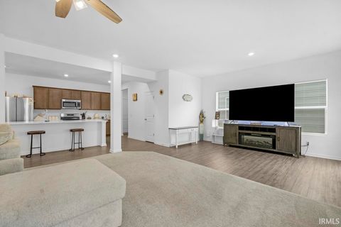 Tiny photo for 912 HIGHLAND SPRINGS Lane, Kokomo, IN 46902 (MLS # 202625921)