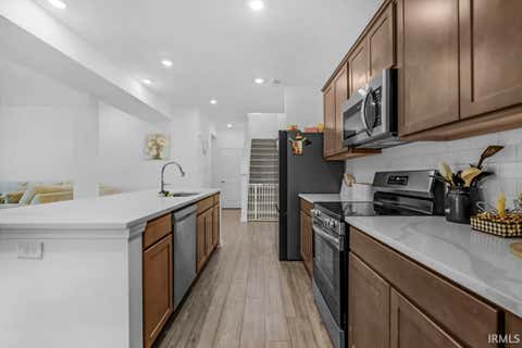 Tiny photo for 912 HIGHLAND SPRINGS Lane, Kokomo, IN 46902 (MLS # 202625921)