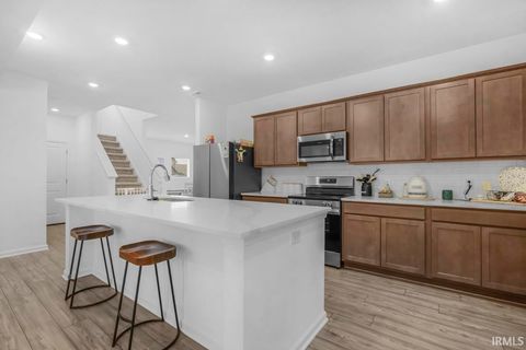 Tiny photo for 912 HIGHLAND SPRINGS Lane, Kokomo, IN 46902 (MLS # 202625921)