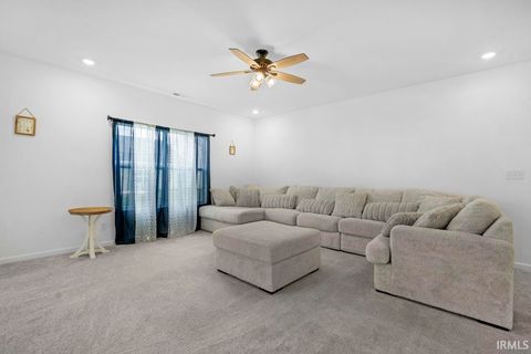 Tiny photo for 912 HIGHLAND SPRINGS Lane, Kokomo, IN 46902 (MLS # 202625921)