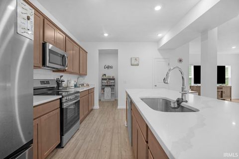 Tiny photo for 912 HIGHLAND SPRINGS Lane, Kokomo, IN 46902 (MLS # 202625921)