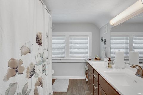 Tiny photo for 413 N Vine Street, Elkhart, IN 46514 (MLS # 202618564)