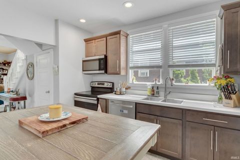 Tiny photo for 413 N Vine Street, Elkhart, IN 46514 (MLS # 202618564)