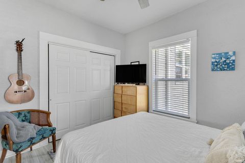 Tiny photo for 413 N Vine Street, Elkhart, IN 46514 (MLS # 202618564)