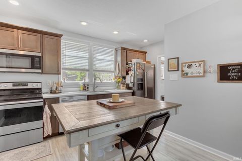 Tiny photo for 413 N Vine Street, Elkhart, IN 46514 (MLS # 202618564)