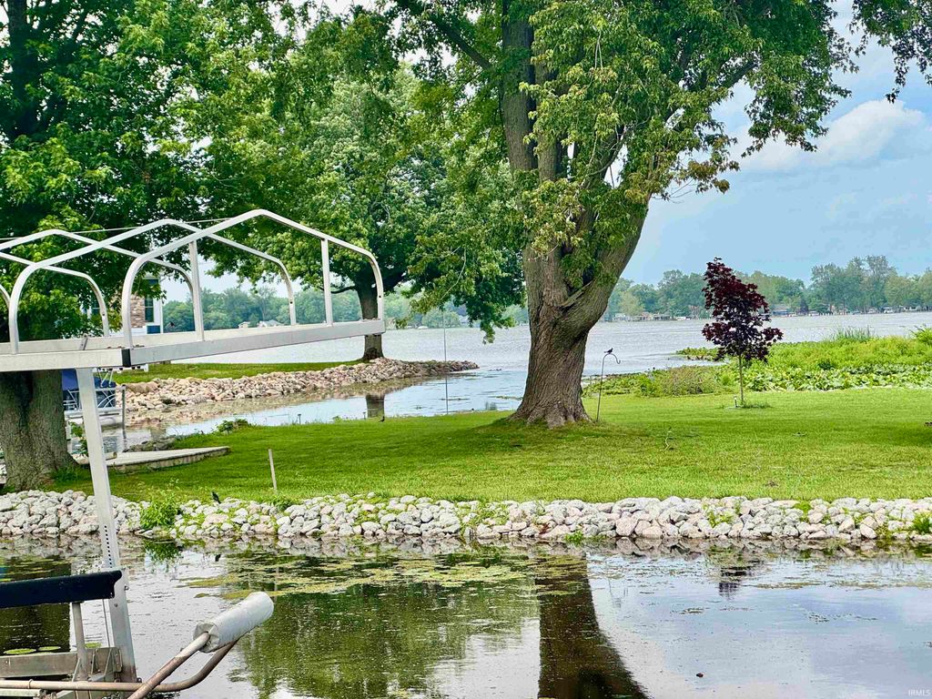 Photo of 4084 W Shore Drive, Bremen, IN 46506 (MLS # 202622685)