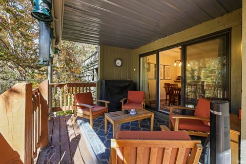 Photo of 9018 S Pointe Ridge Lane #10, Bloomington, IN 47401 (MLS # 202544873)