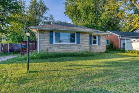 Photo of 3220 Pollack Avenue, Evansville, IN 47714 (MLS # 202635150)