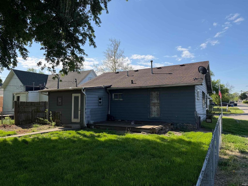 Photo of 1822 W 7th Street, Muncie, IN 47302 (MLS # 202614522)