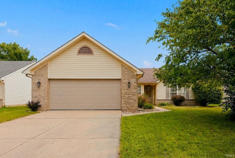 Photo of 8303 Maple Valley, Fort Wayne, IN 46835 (MLS # 202628855)