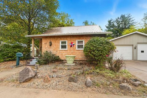 Photo of 309 S Maple Street, North Manchester, IN 46962 (MLS # 202540808)