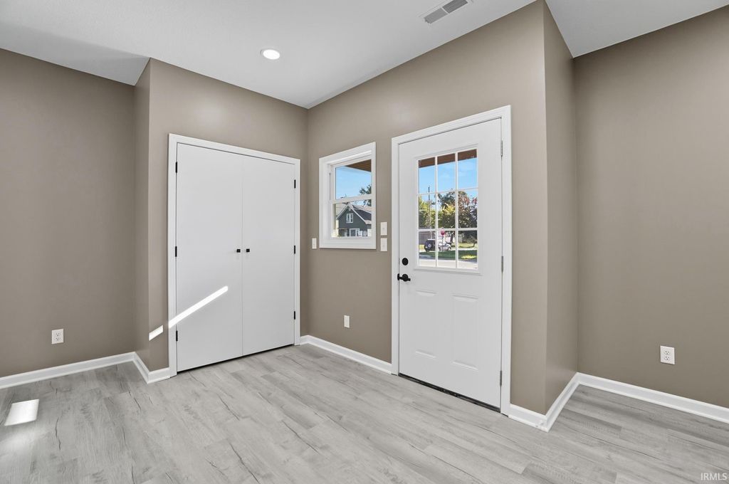 Photo of 2906 Smith Street, Fort Wayne, IN 46806 (MLS # 202537105)