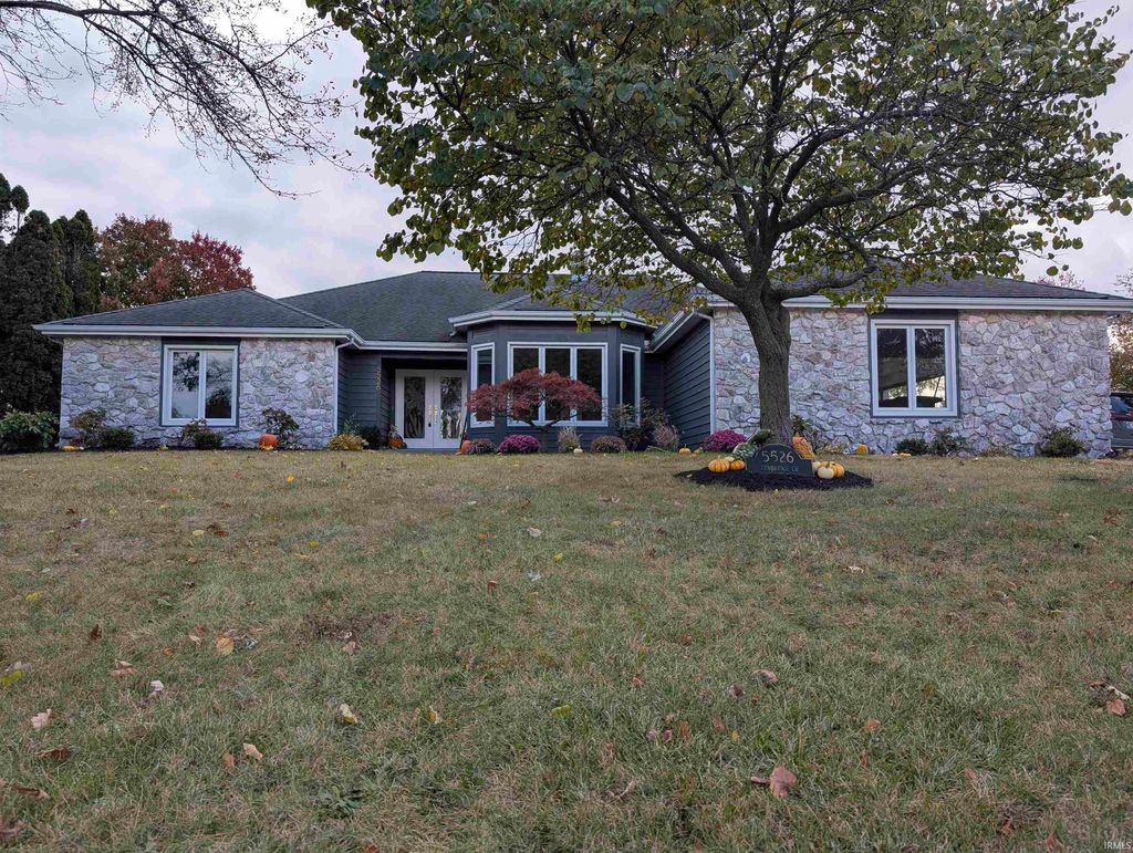 Photo of 5526 Tunbridge Crossing, Fort Wayne, IN 46815 (MLS # 202544400)