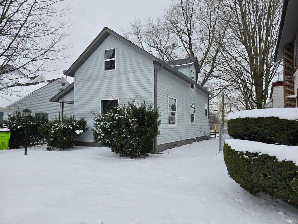 Photo of 920 Poplar Street, Huntington, IN 46750 (MLS # 202603446)