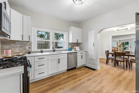 Tiny photo for 120 N Frances Street, South Bend, IN 46617 (MLS # 202628958)