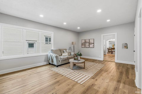 Tiny photo for 120 N Frances Street, South Bend, IN 46617 (MLS # 202628958)
