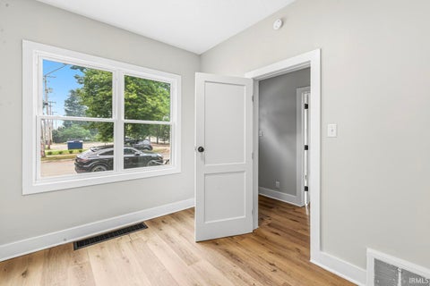 Tiny photo for 120 N Frances Street, South Bend, IN 46617 (MLS # 202628958)