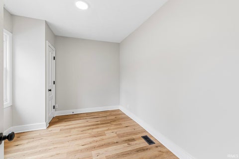 Tiny photo for 120 N Frances Street, South Bend, IN 46617 (MLS # 202628958)