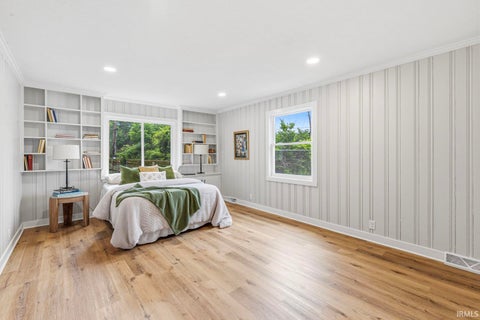 Tiny photo for 120 N Frances Street, South Bend, IN 46617 (MLS # 202628958)