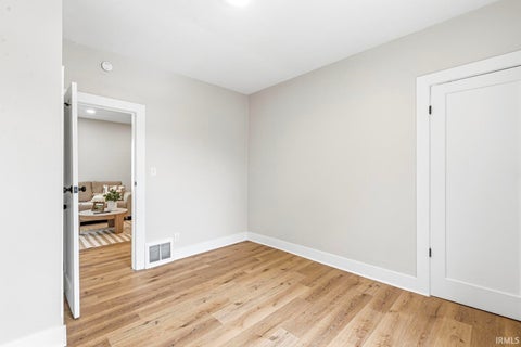 Tiny photo for 120 N Frances Street, South Bend, IN 46617 (MLS # 202628958)