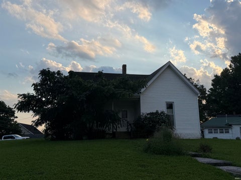 Tiny photo for 607 Lafayette Avenue, Bedford, IN 47421 (MLS # 202638791)